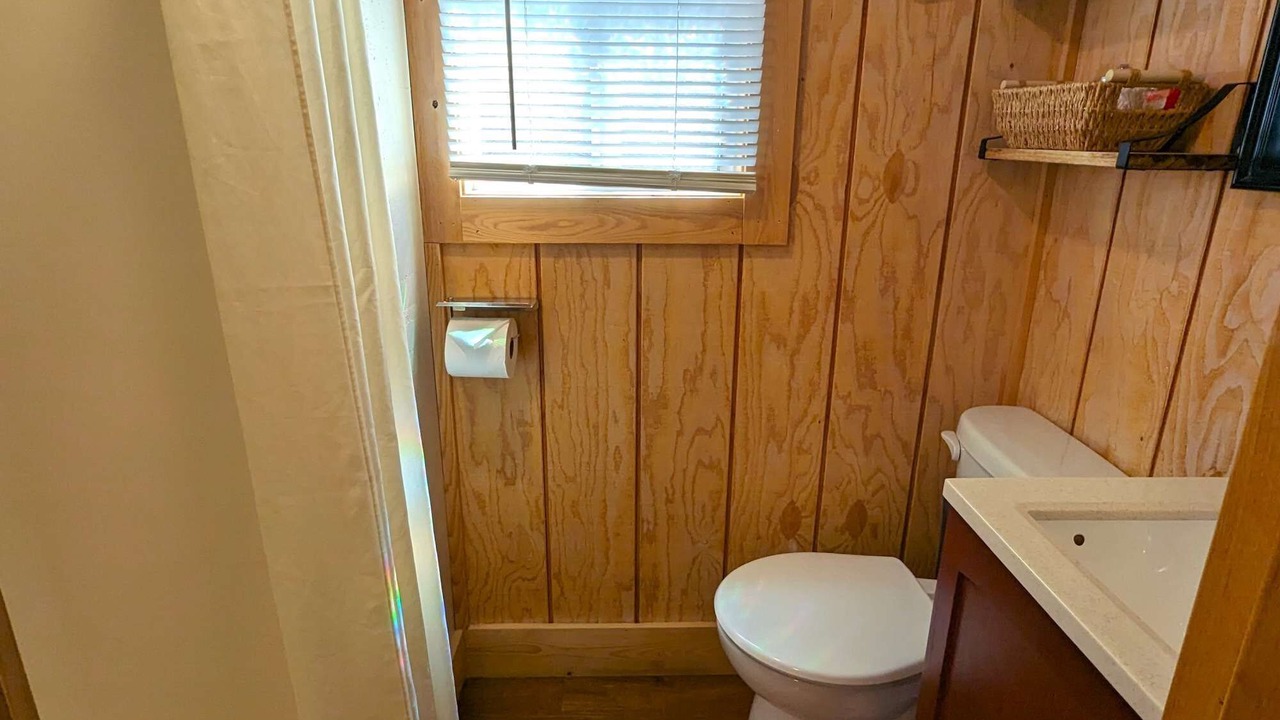 Photo of Bathroom in Gardiner