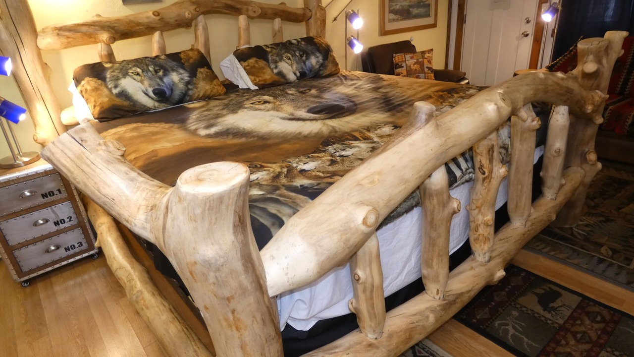 Photo of Bedroom in West Yellowstone