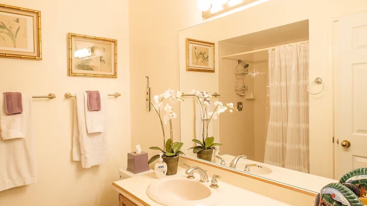 Photo of Bathroom in Skyline Bel Air Estates