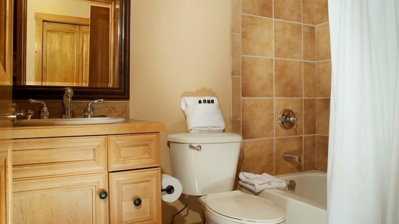 Photo of Bathroom in River Run