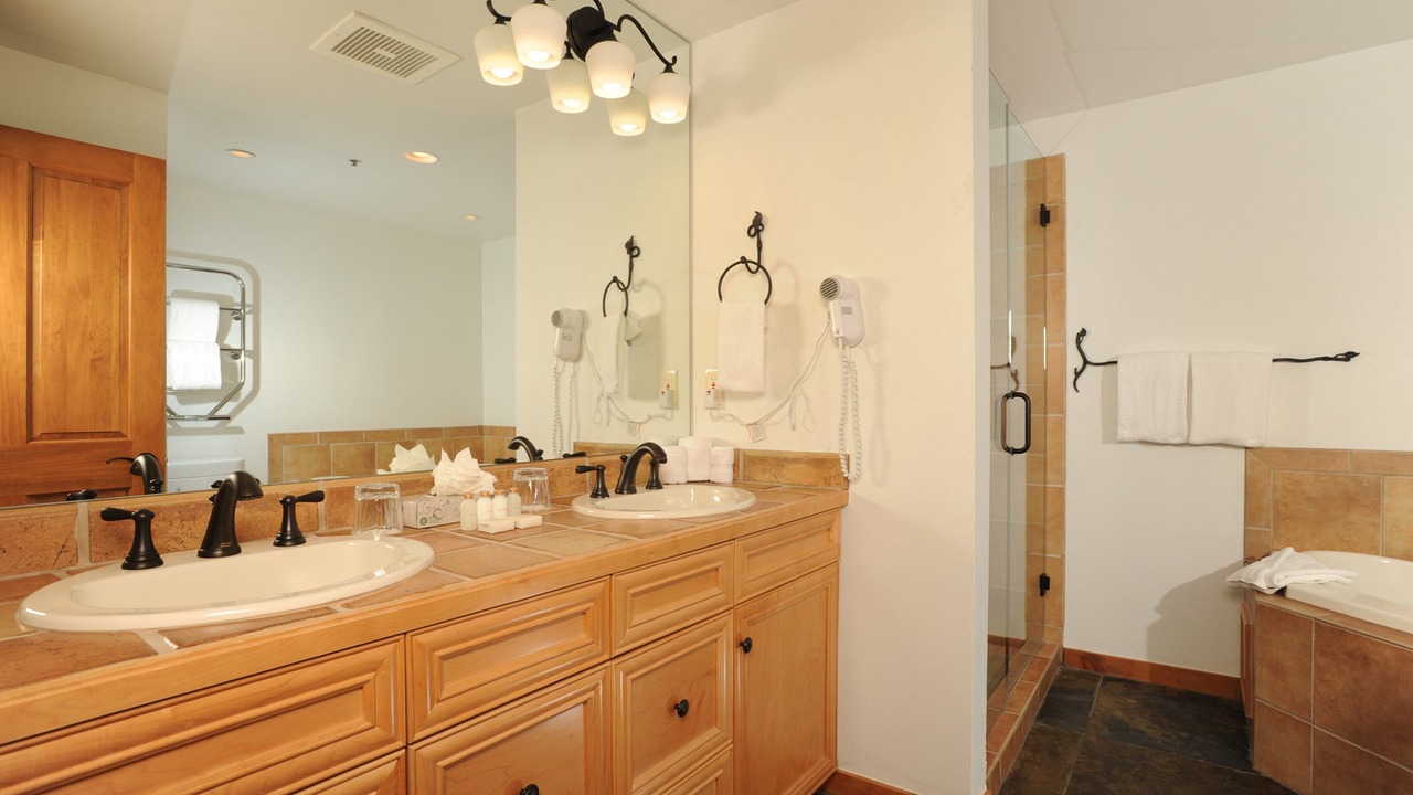 Photo of Bathroom in River Run