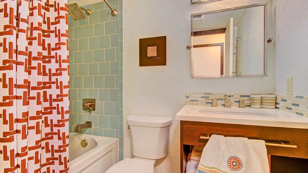 Photo of Bathroom in Peak 9
