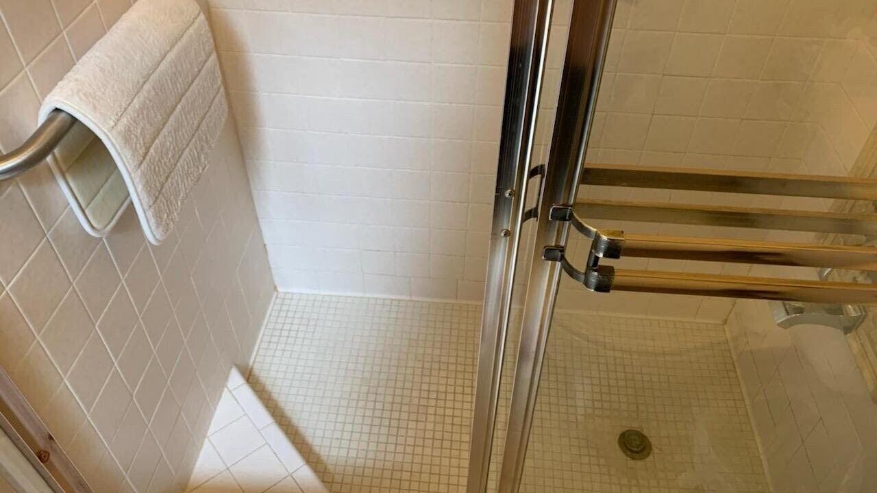 Photo of Bathroom in Alta Mesa