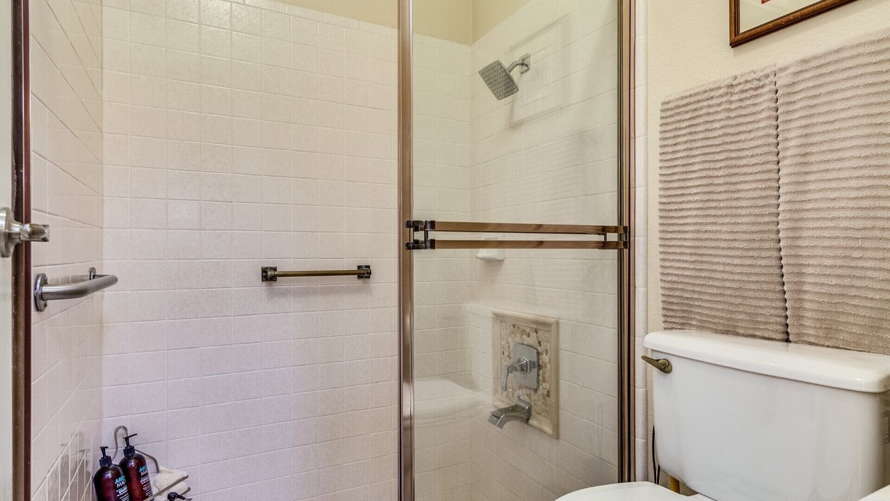 Photo of Bathroom in Alta Mesa