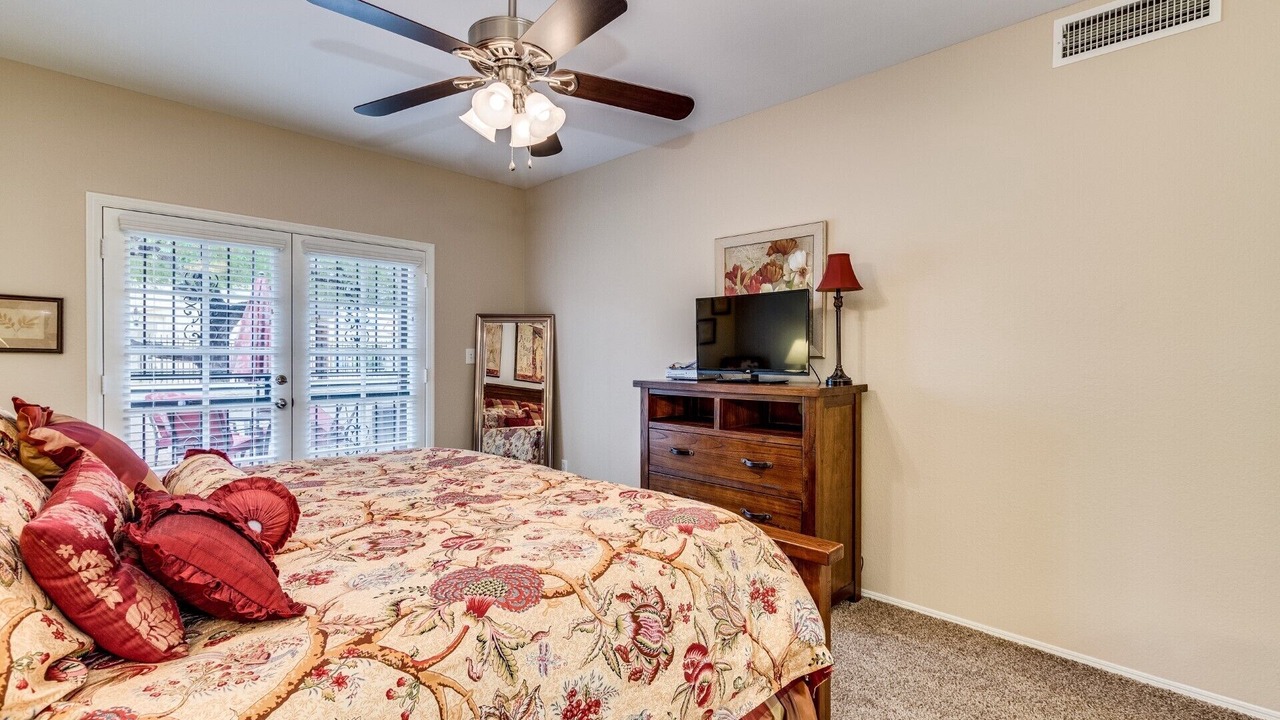 Photo of Bedroom in Alta Mesa