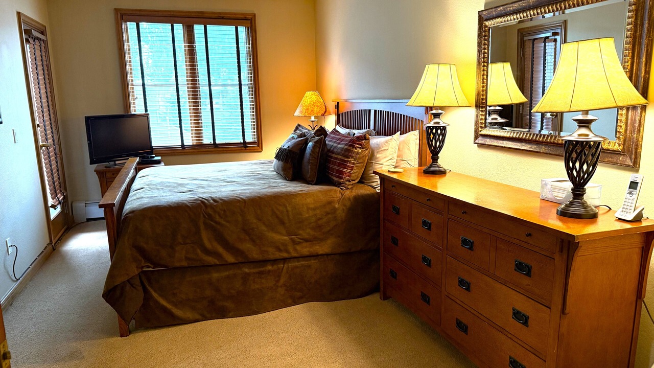 Photo of Bedroom in Avon