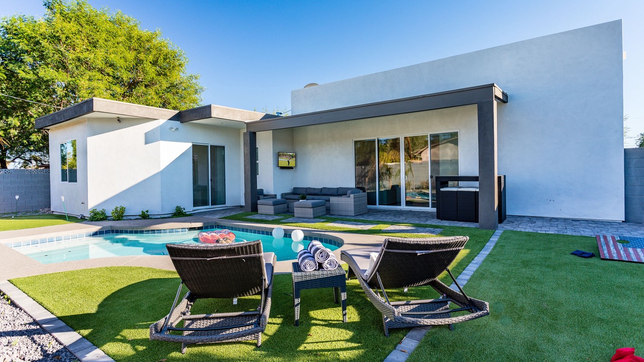 Photo of Outdoor in Cox Heights