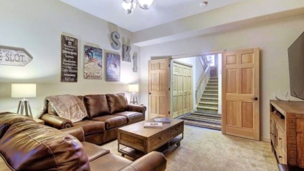 Photo of Bedroom in Peak 8