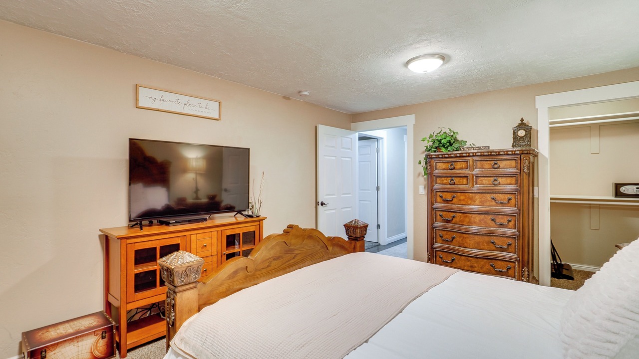 Photo of Bedroom in Bluffdale