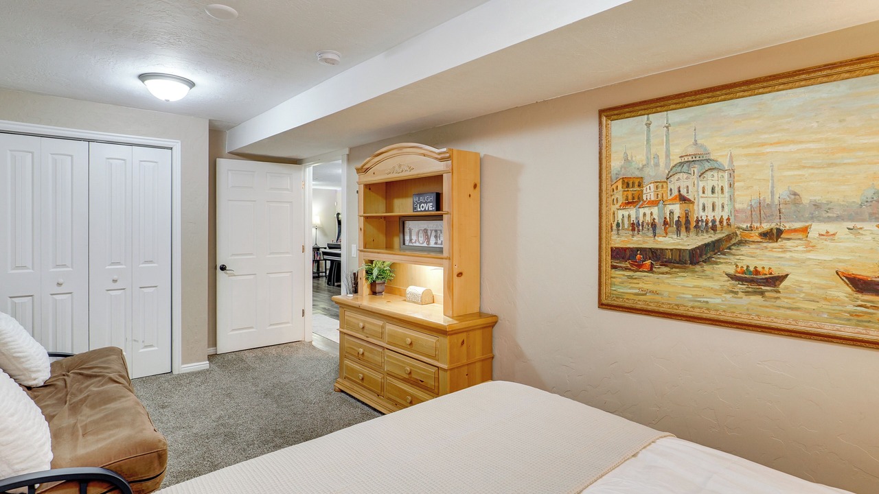 Photo of Bedroom in Bluffdale