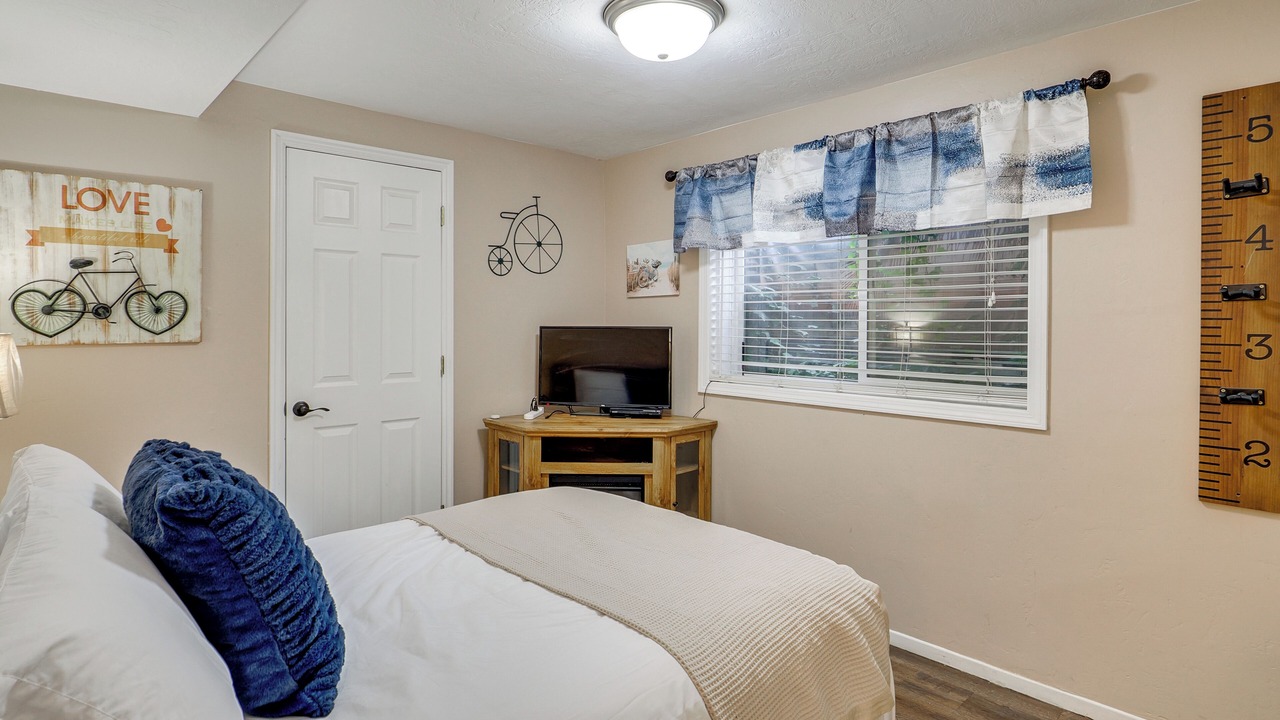 Photo of Livingroom in Bluffdale