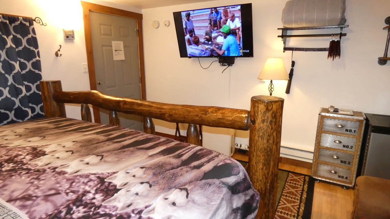 Photo of Bedroom in West Yellowstone