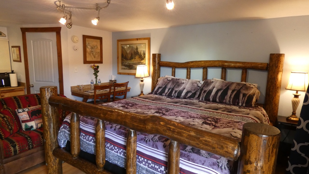 Photo of Bedroom in West Yellowstone