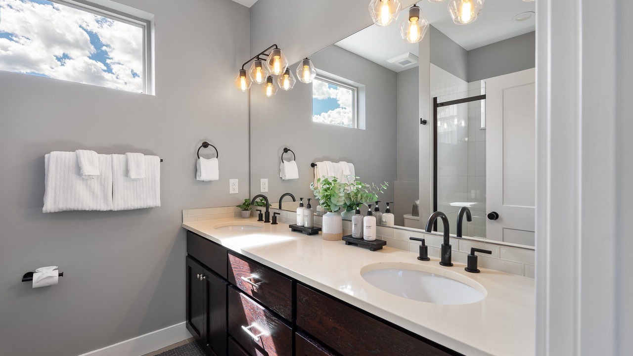 Photo of Bathroom in Rendezvous