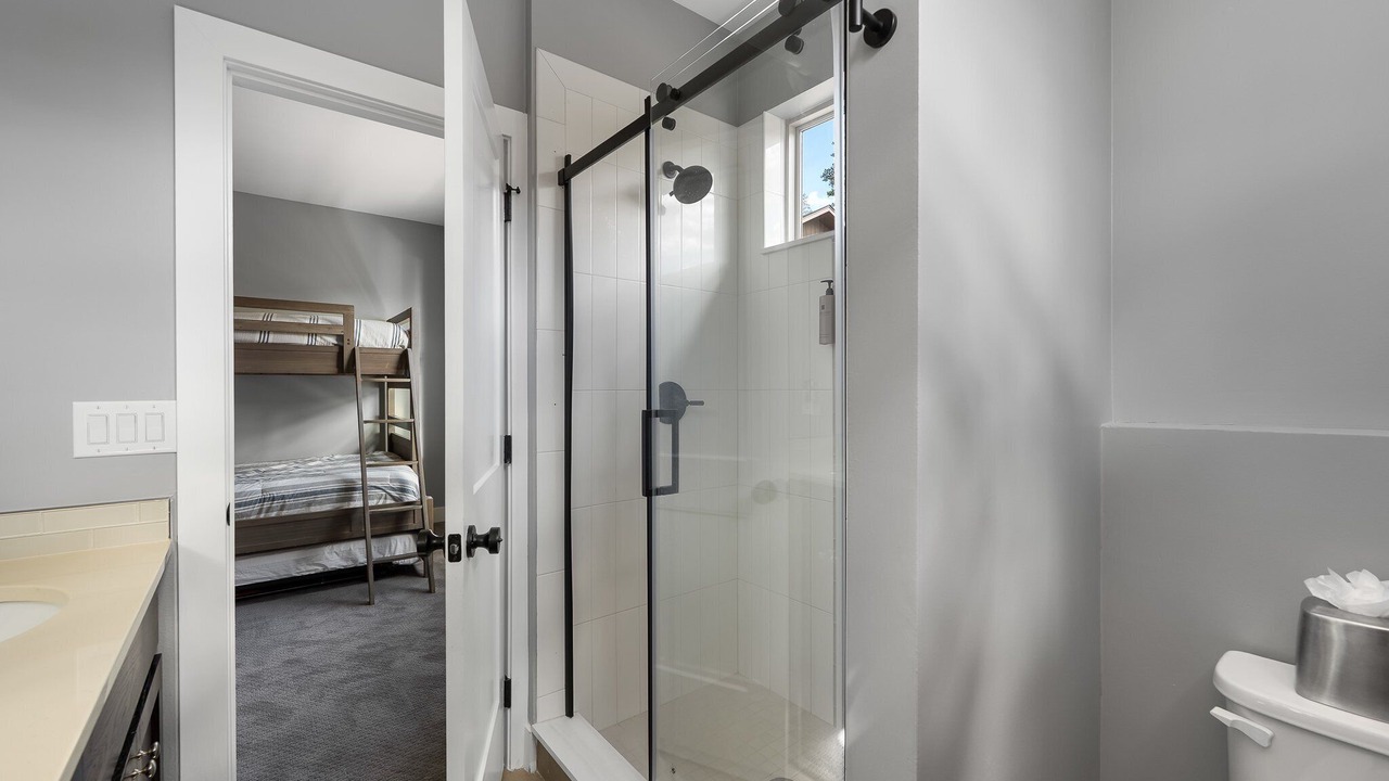 Photo of Bathroom in Rendezvous