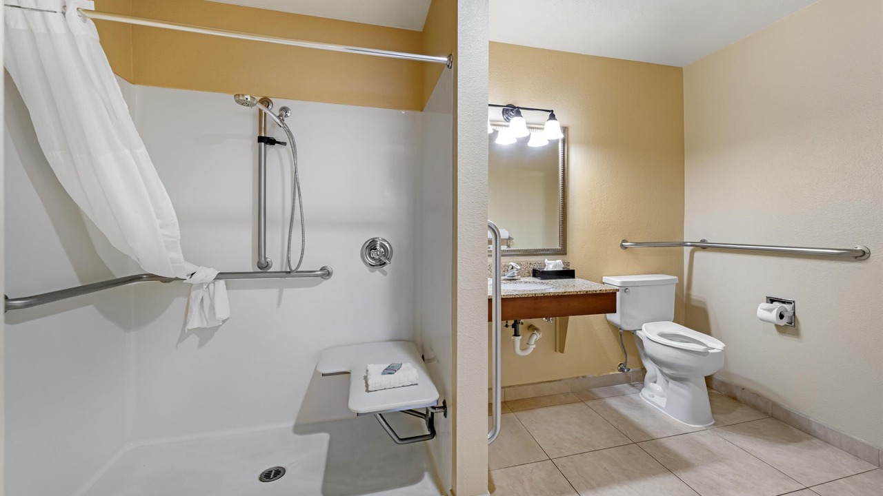 Photo of Bathroom in Cottonwood