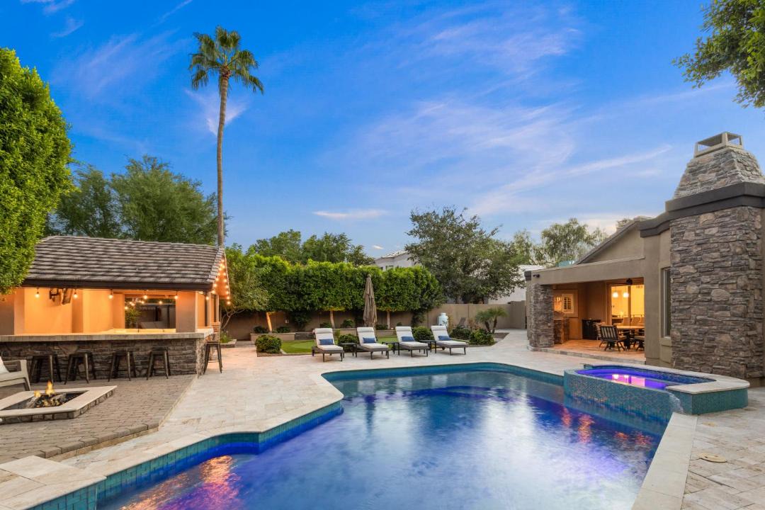 Photo of Others in Paradise Valley Village