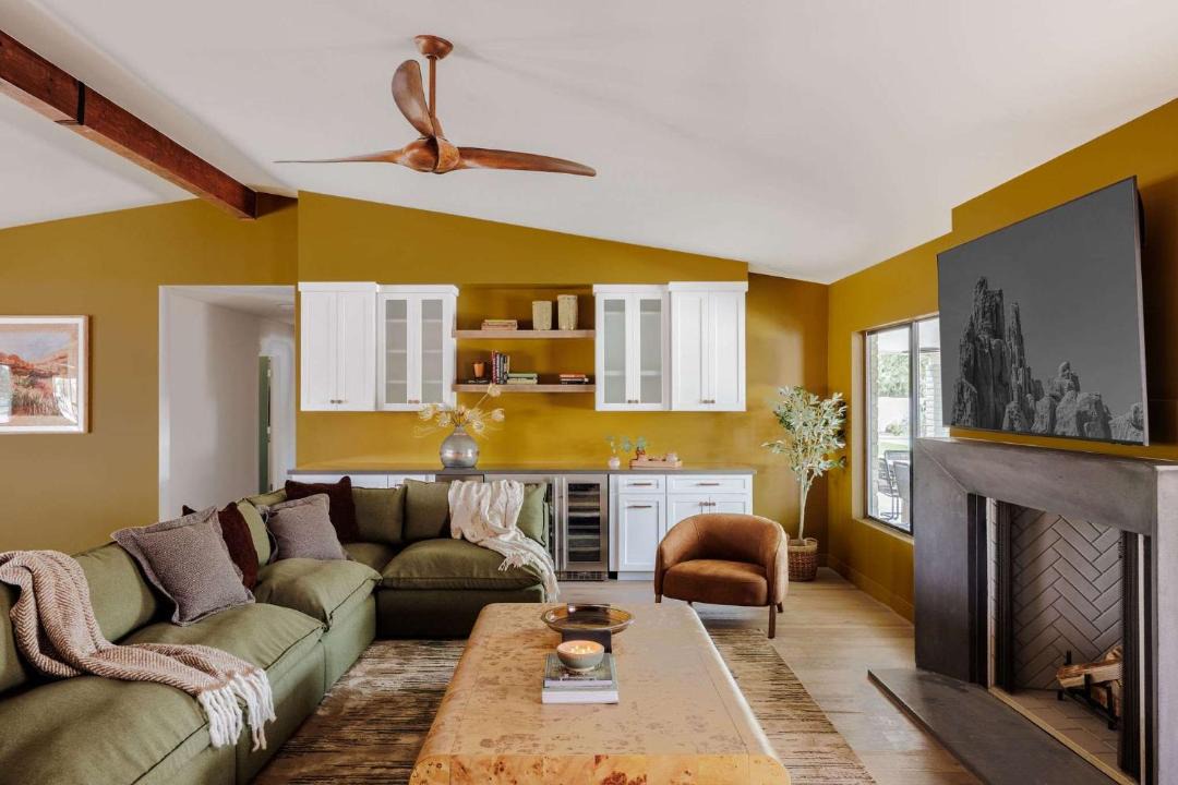 Photo of Livingroom in Paradise Valley Village