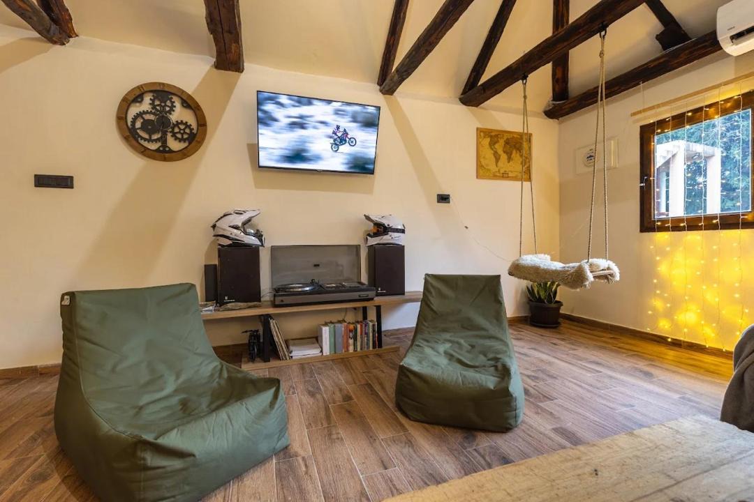 Photo of Livingroom in Karuc