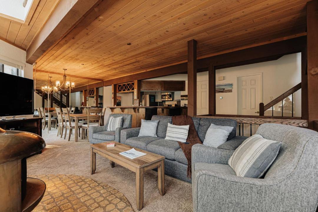 Photo of Livingroom in Big Bear Lake