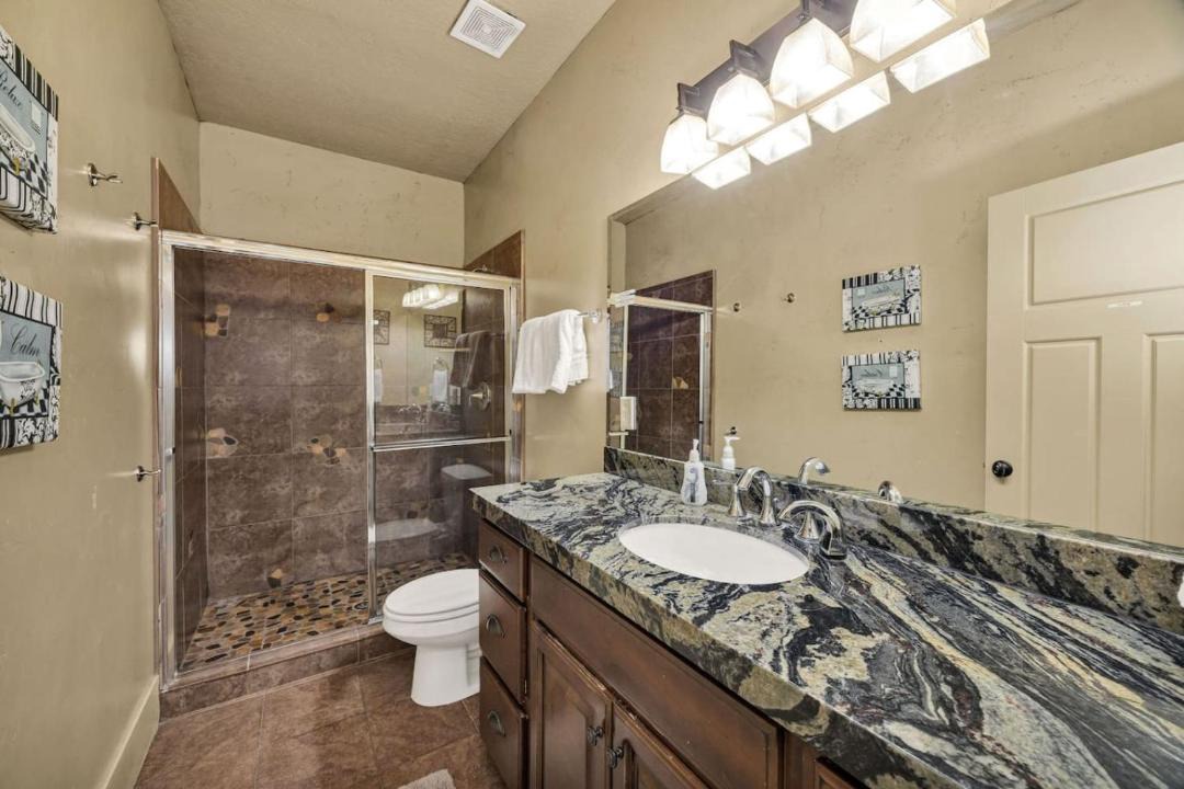 Photo of Bathroom in Garden City
