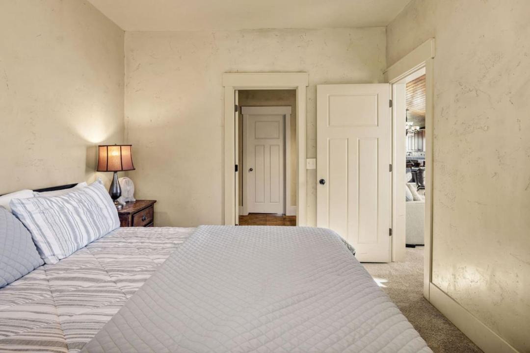 Photo of Bedroom in Garden City