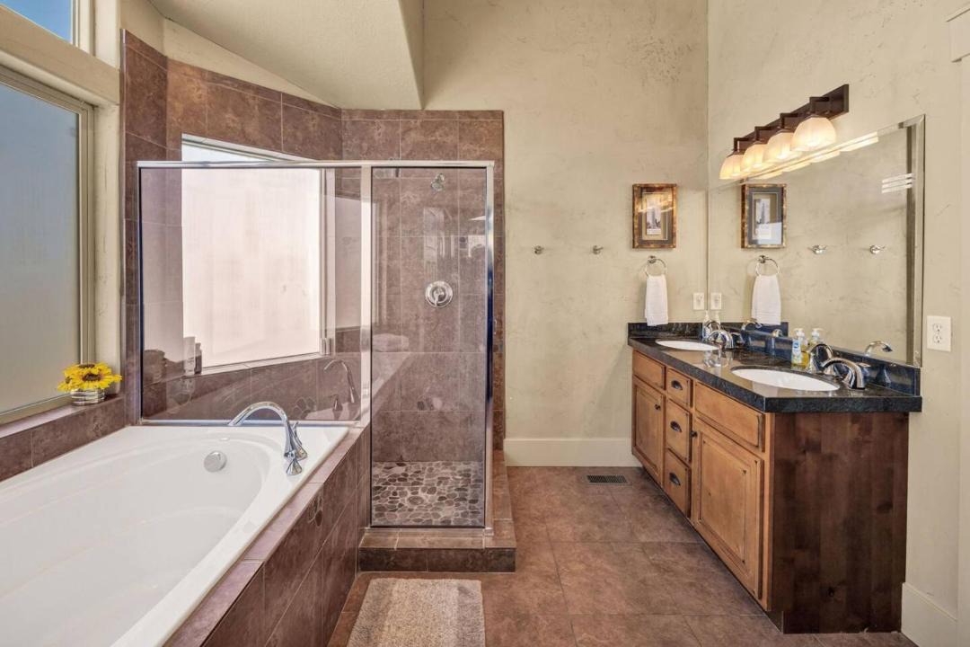 Photo of Bathroom in Garden City