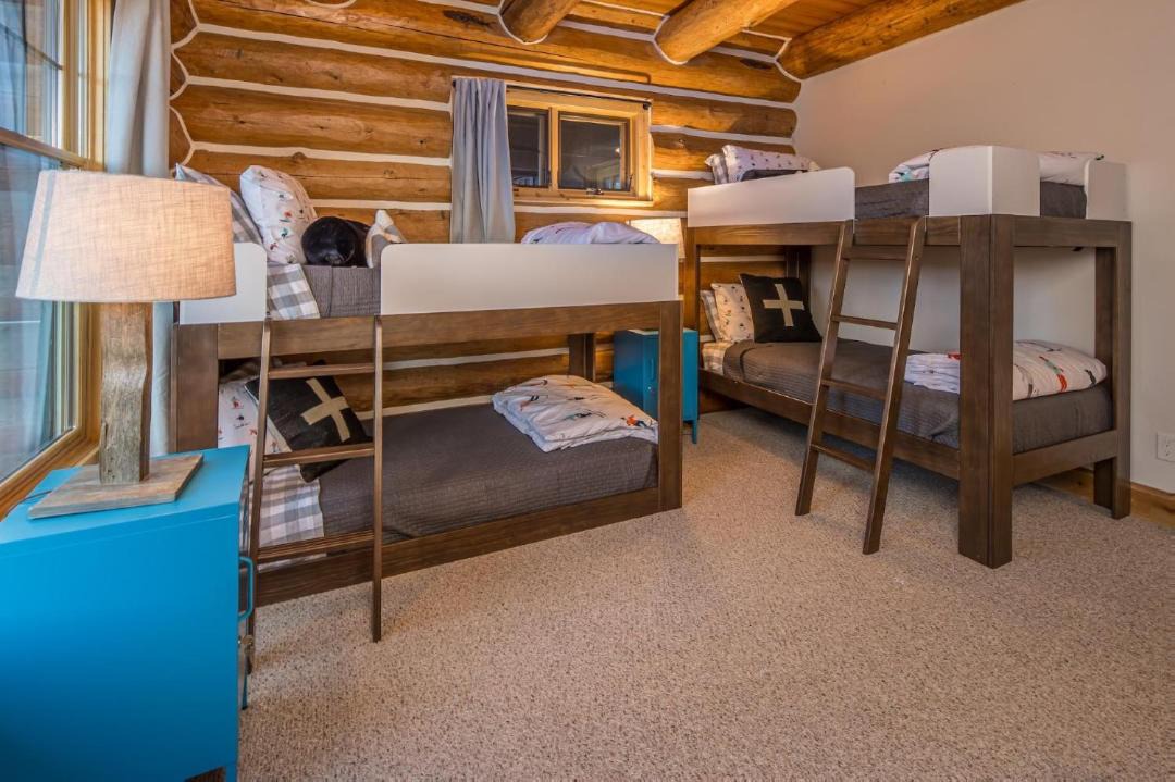 Photo of Bedroom in Powder Ridge