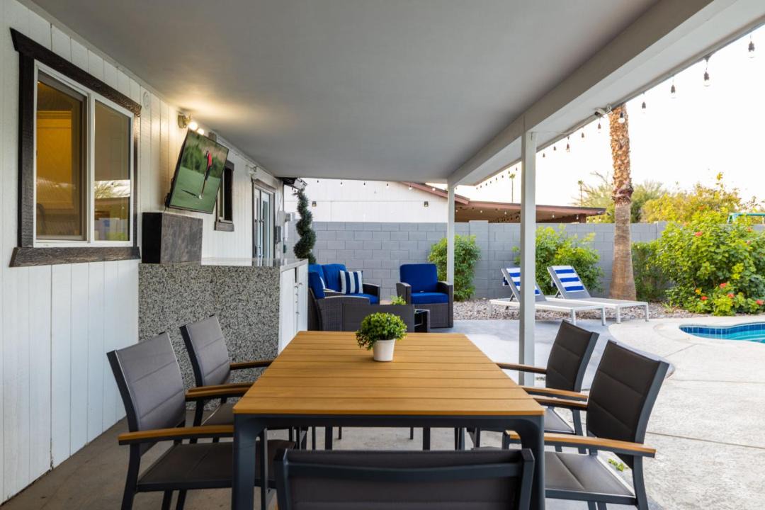 Photo of Patio Balcony in Paradise Valley Village