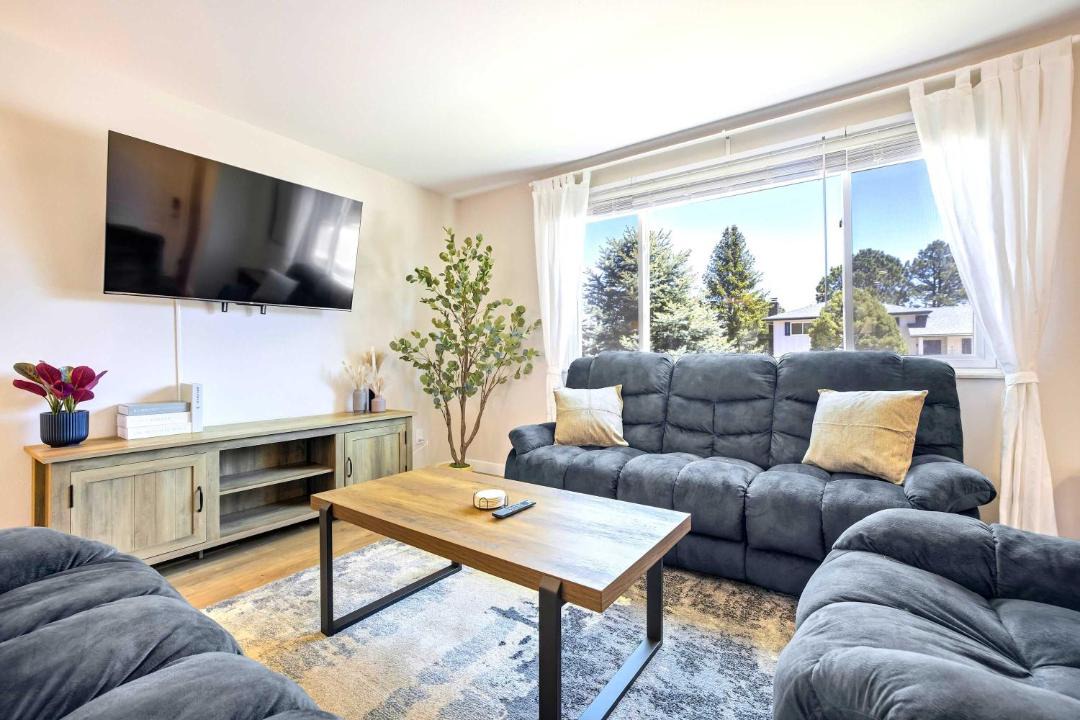 Photo of Livingroom in West Colorado Springs