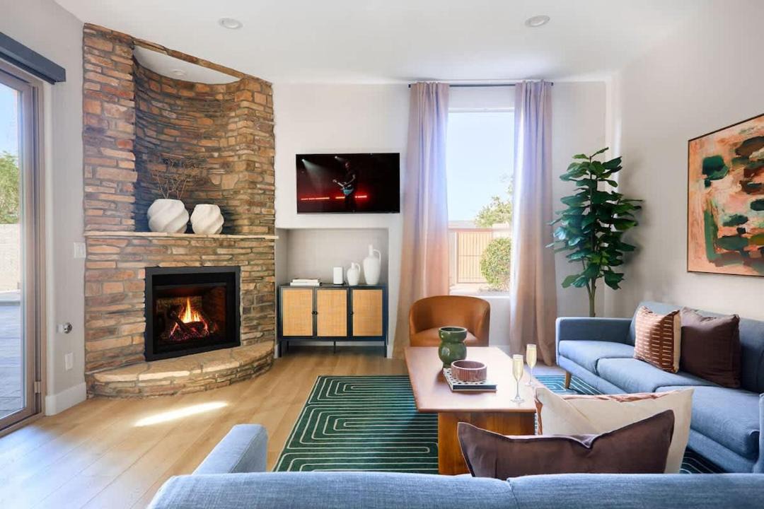 Photo of Livingroom in Camelback East
