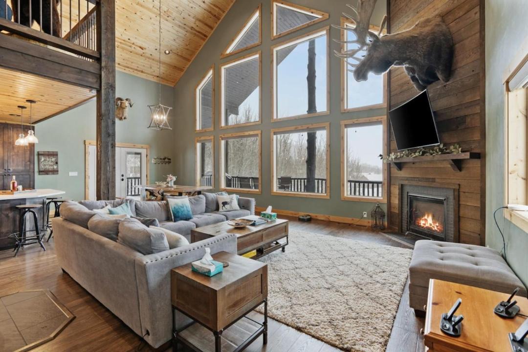 Photo of Livingroom in Island Park