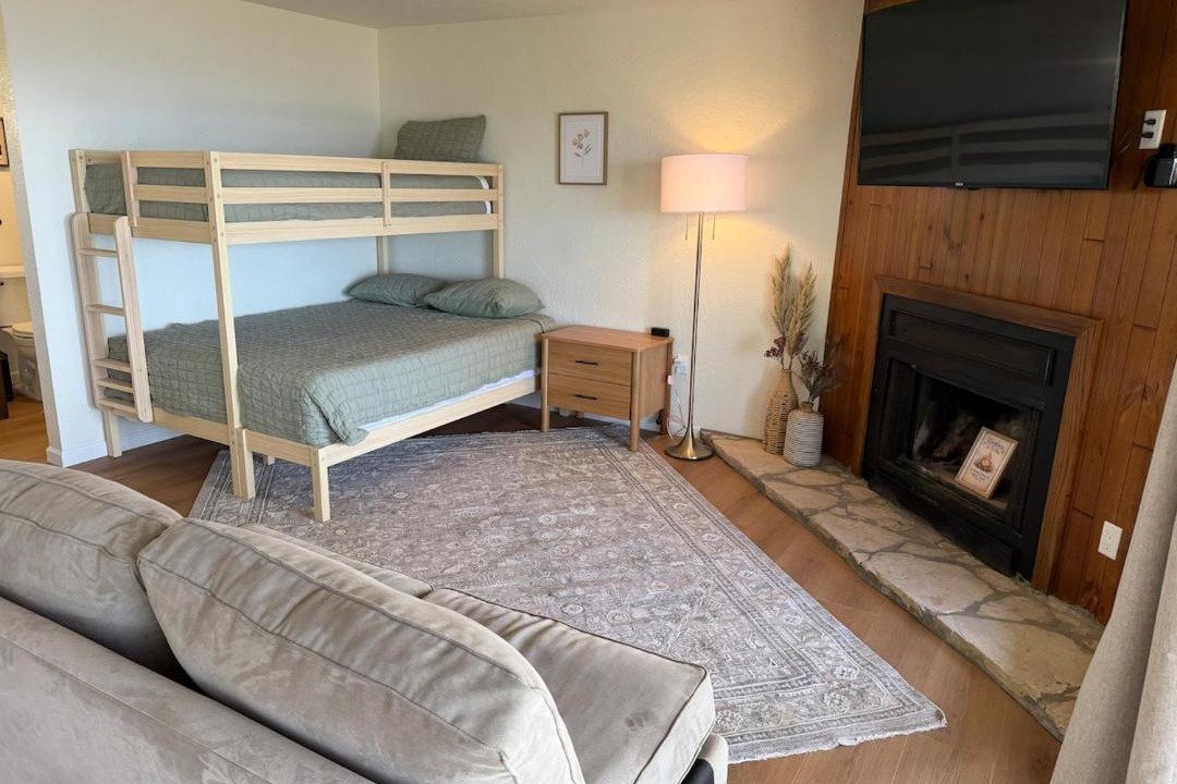Photo of Bedroom in Dogwood Mountain