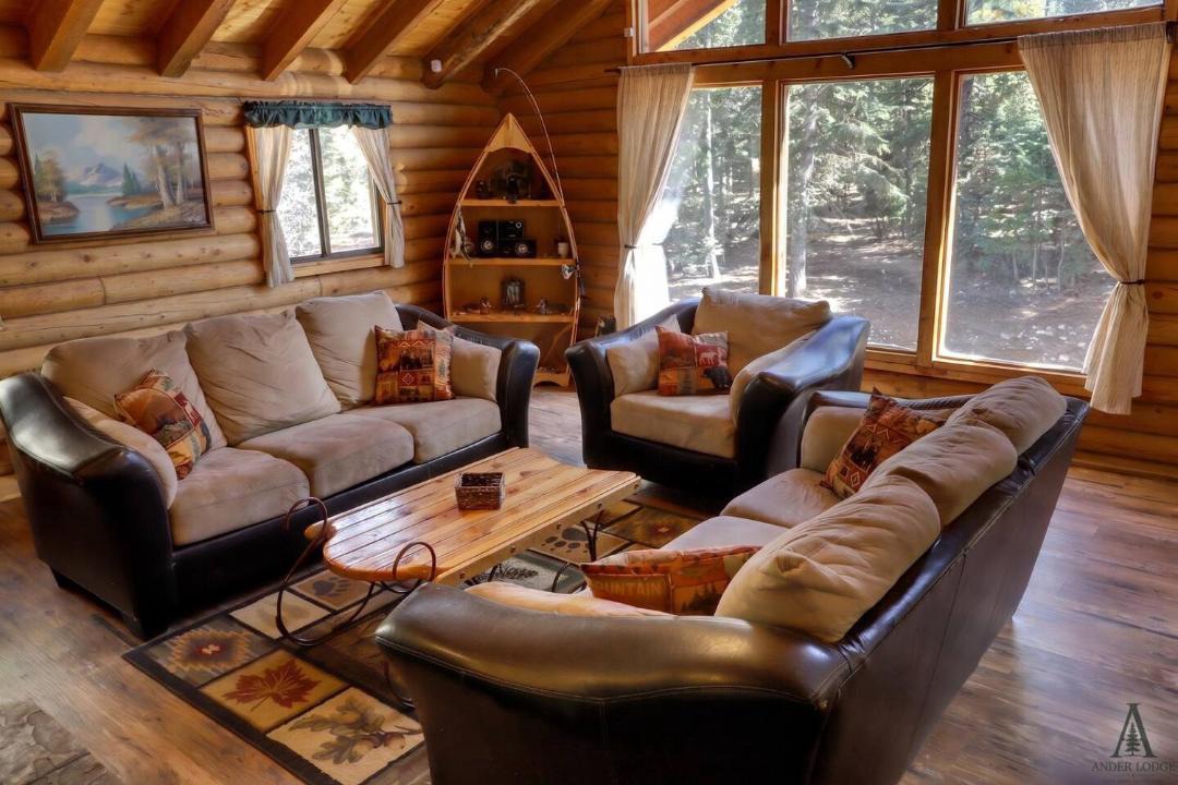 Photo of Livingroom in Meadow View Heights