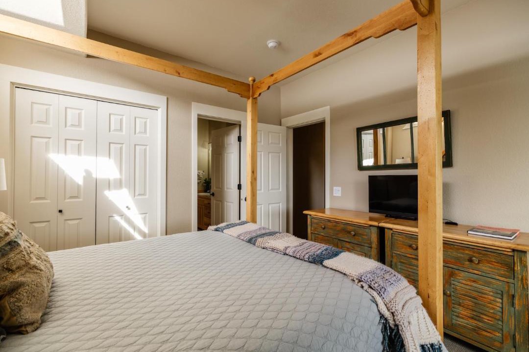 Photo of Bedroom in Saddle Ridge