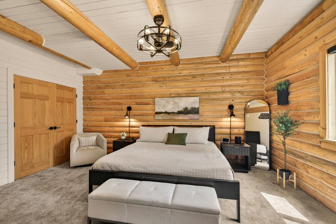 Photo of Bedroom in Island Park