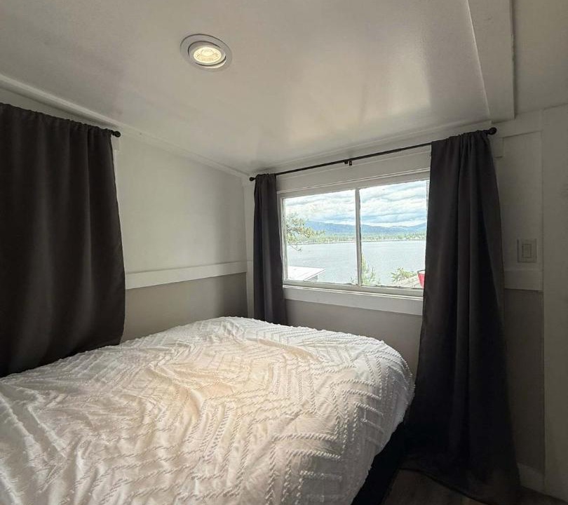 Photo of Bedroom in Loon Lake