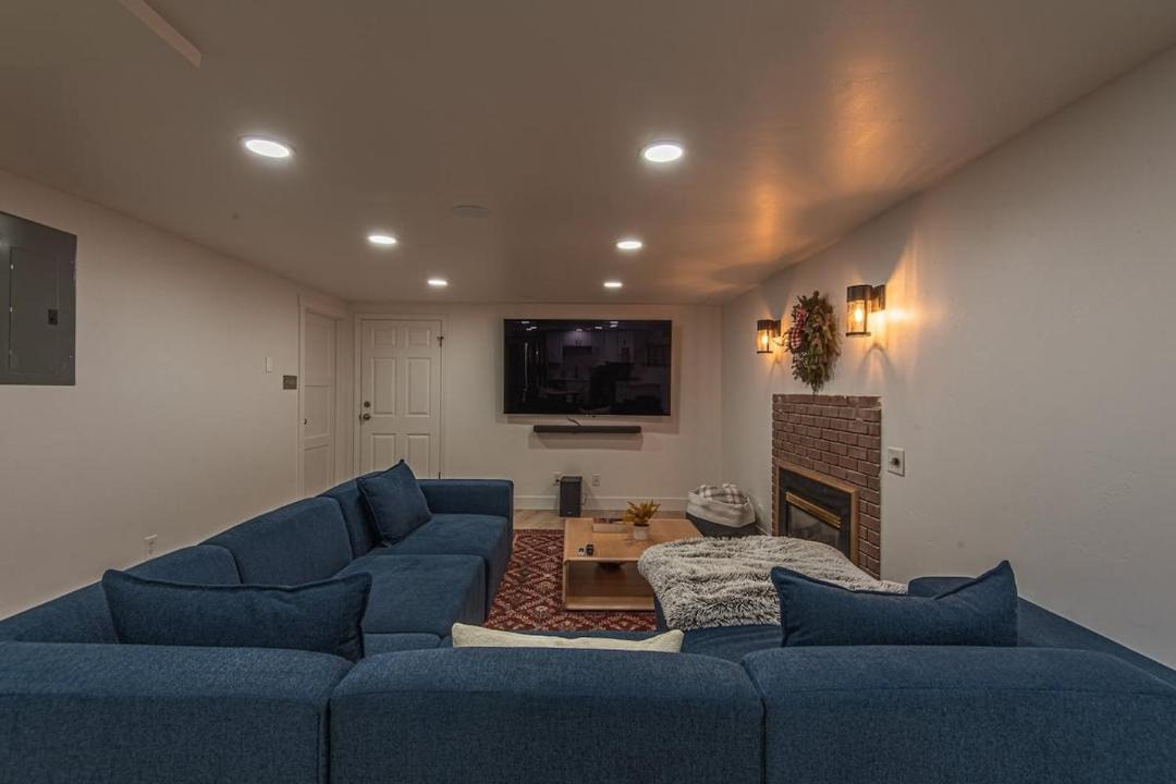 Photo of Livingroom in Cottonwood Heights