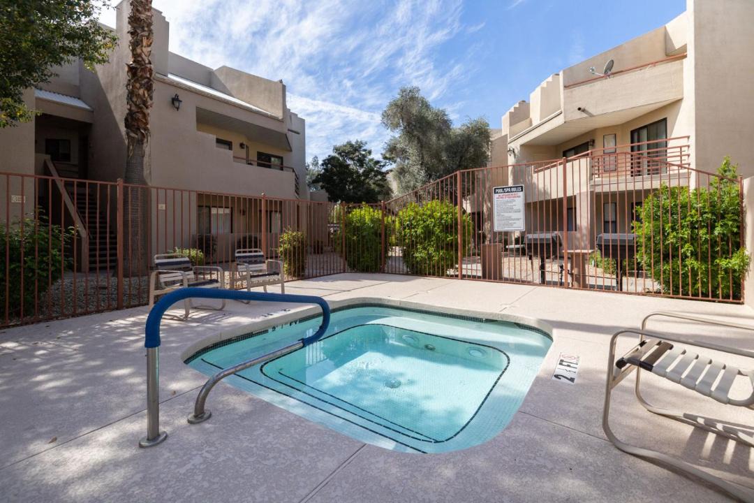 Photo of Patio Balcony in Paradise Valley Village