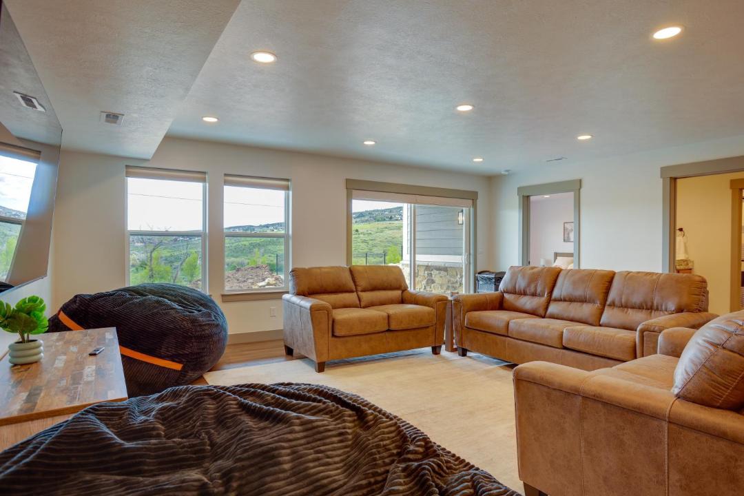 Photo of Livingroom in Cherimoya Hill