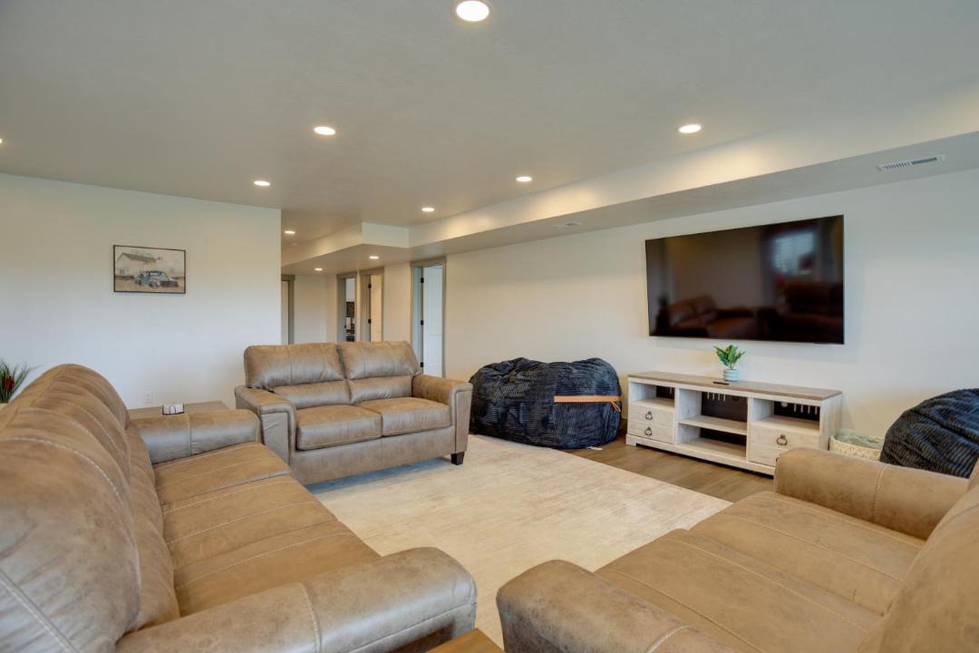 Photo of Livingroom in Cherimoya Hill