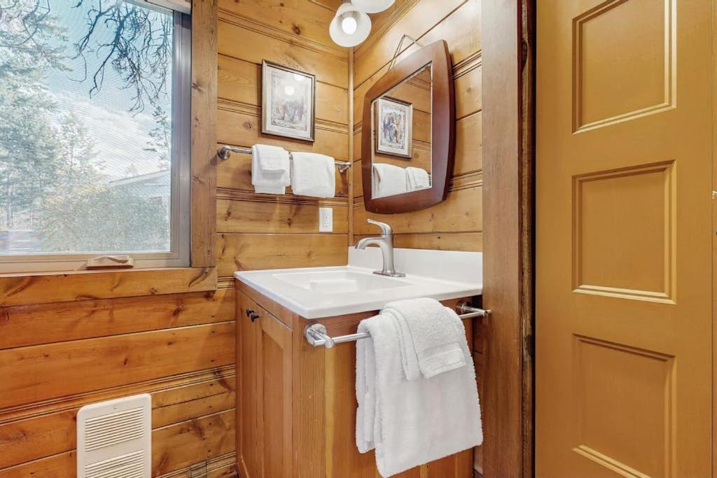 Photo of Bathroom in Woods Bay