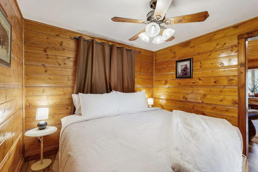 Photo of Bedroom in Woods Bay