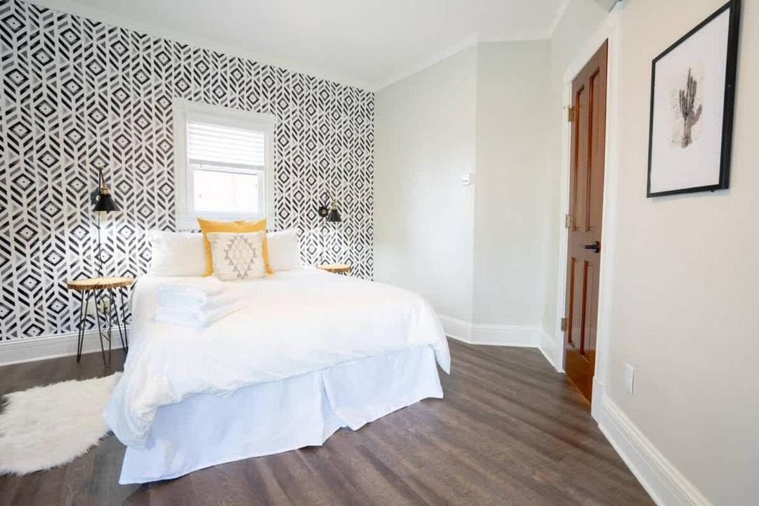 Photo of Bedroom in Five Points
