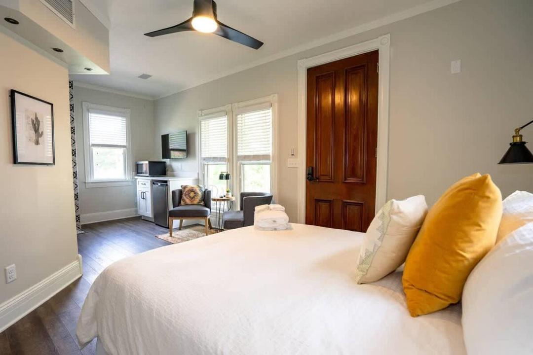 Photo of Bedroom in Five Points