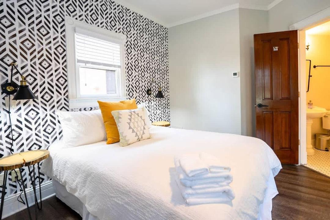 Photo of Bedroom in Five Points