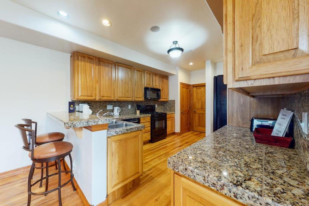 Photo of Kitchen in Edwards