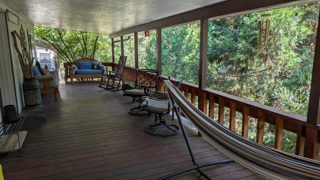 Photo of Patio Balcony in California Hot Springs