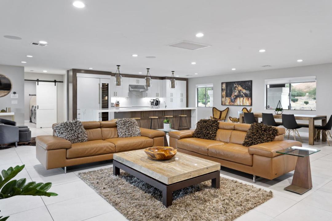 Photo of Livingroom in Sweetwater Street East