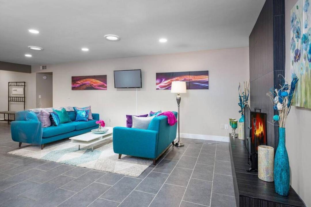 Photo of Livingroom in Paradise Valley Village
